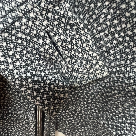 Lululemon Scuba Black and White Zip-Up Jacket - Picture 4 of 9
